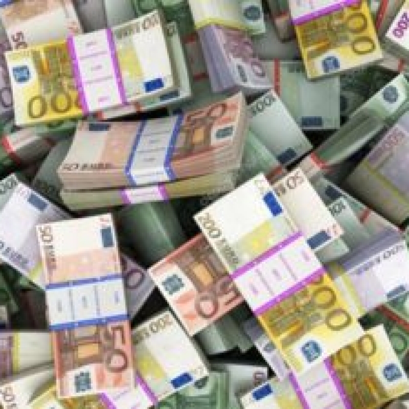 Üdvözlet mindenkinek, aki megbízható kölcsönt keres különféle projektjei finanszírozásához. Forduljon hozzám bizalommal egy biztonságos és megbízható kölcsönért. E-mail: isabellemonica9@gmail.com Isabel Monica vagyok. Francia engedéllyel rendelkező h